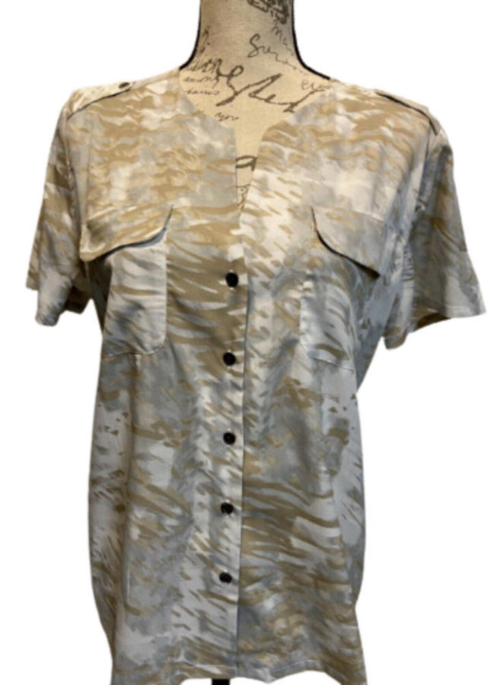 Chico's Women’s 2 Pocket Epaulet Button Down Short Sleeve Shirt Size 2 Large
